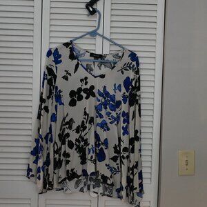 Karen Kane 3/4 bell sleeve shirt